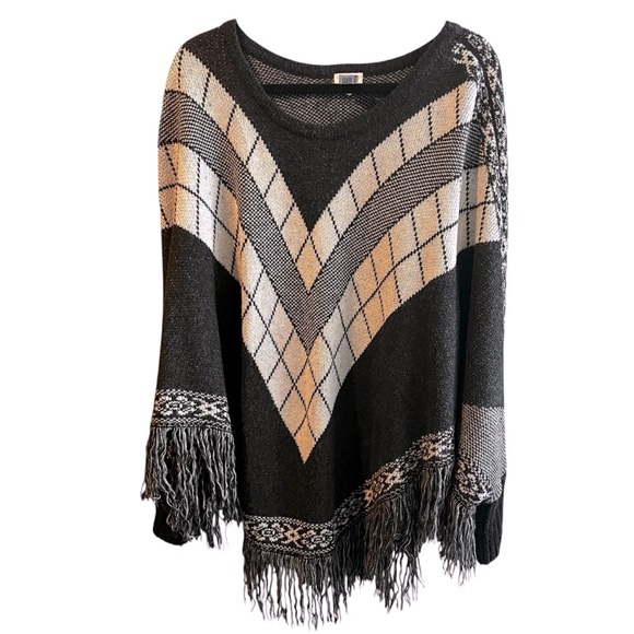 2015 Target Mossimo Supply Co. Chevron Knit Sweater Poncho Fringe size L XL - Picture 1 of 8